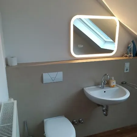 The Gallery - Kaiserstrasse Homestay *
